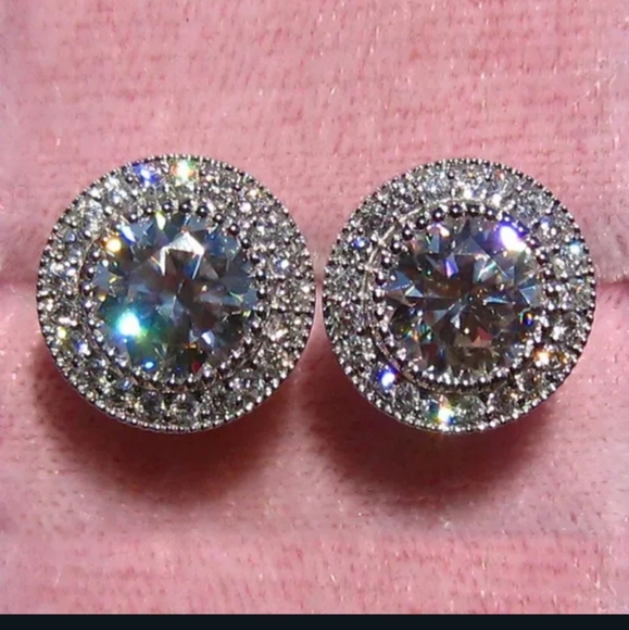 💥💥NEW💥💥STUNNING!! Round CZ Earrings in 925 Sterling Silver - Picture 3 of 13